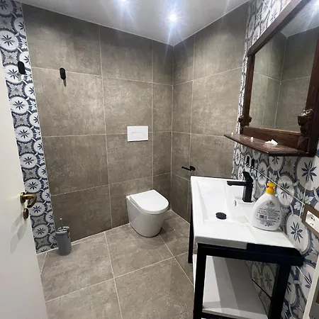 Cluverio House